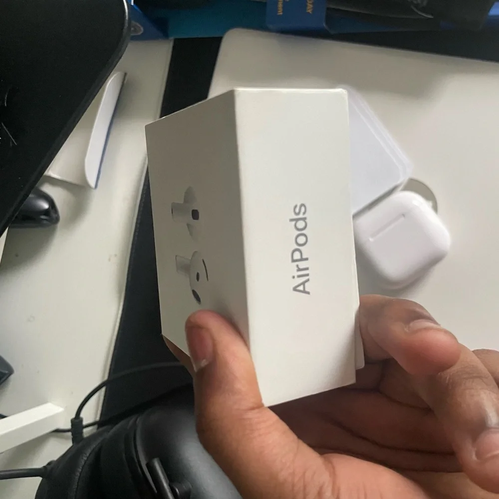 Apple White Wireless Earbuds Case